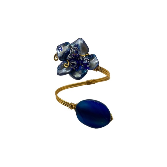 Gold Wire Cobalt Blue Smooth Faceted Oval Stone Bracelet With Glass Bead Flower - Picture 3 of 5